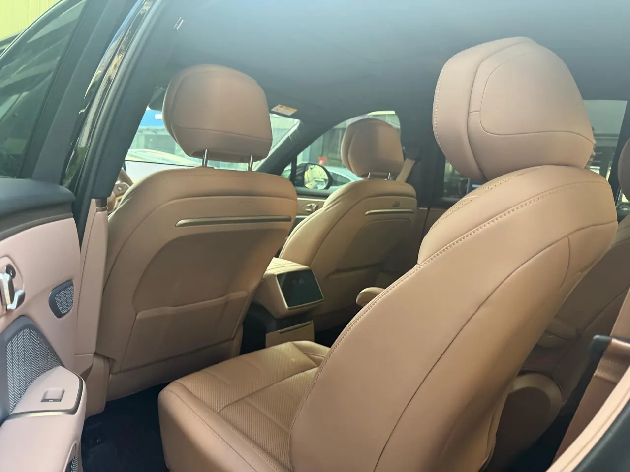 ONVO 2025 L90 Max six-seat automatic gear 3