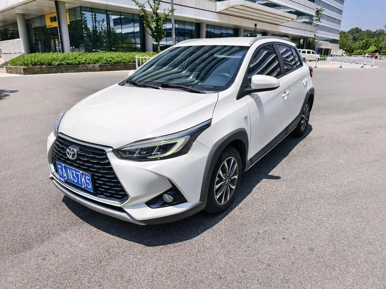 Open image lightbox: Toyota yaris 2022 YARiS L to dazzle 1.5 stepless luxury PLUS version of automatic gear