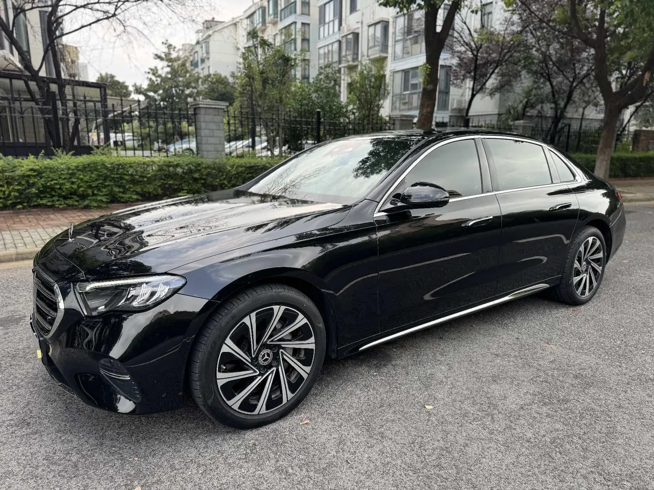 Mercedes Benz E Class 2024 E 300 L 48V 2.0T Fashion Automatic Gear - View 1