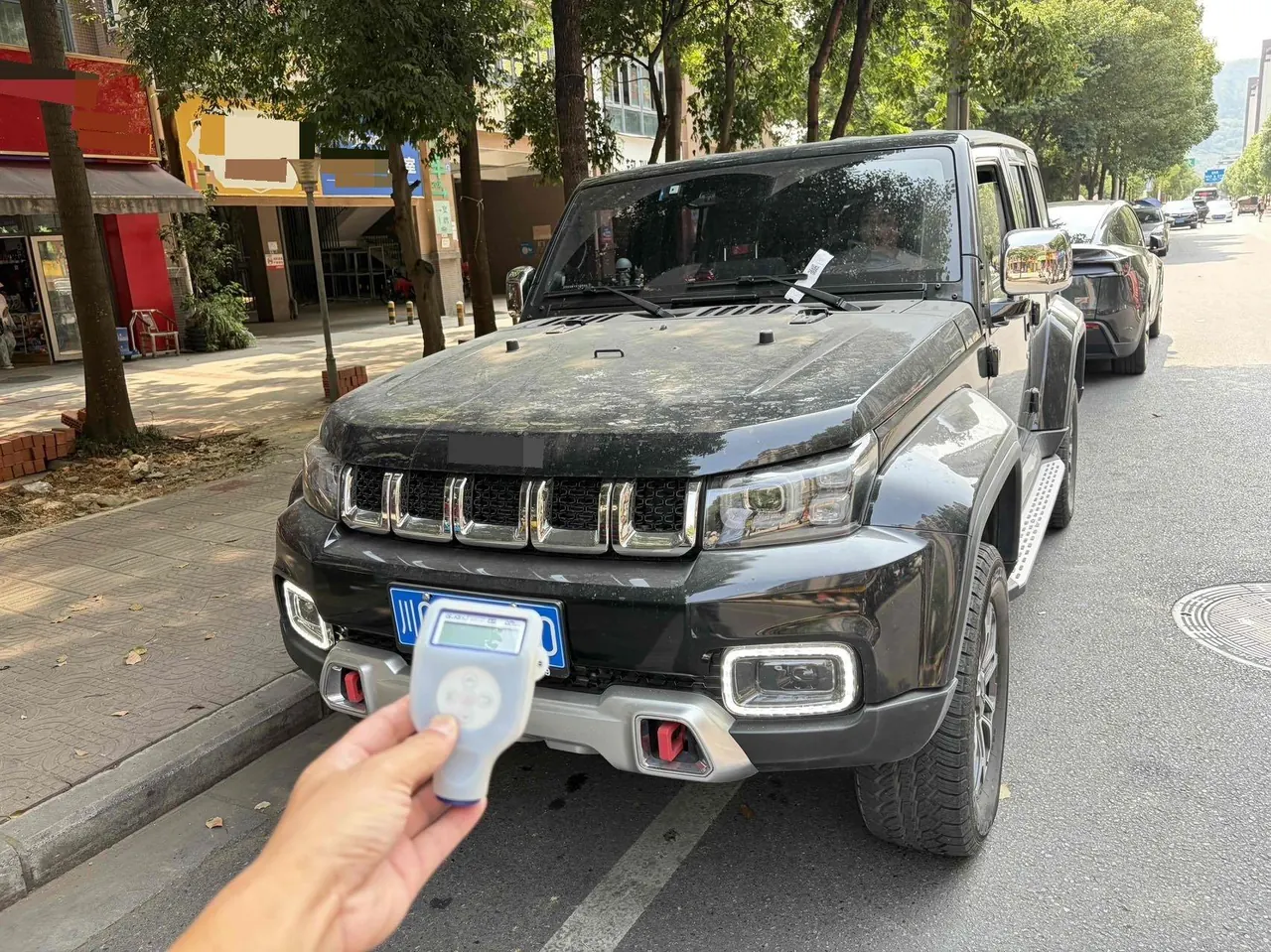 Открыть галерею: Beijing 2023 BJ40 2.0T 4-wheel drive city hunter version chivalrous automatic gear