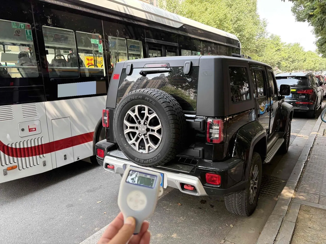 Beijing 2023 BJ40 2.0T 4-wheel drive city hunter version chivalrous automatic gear 2