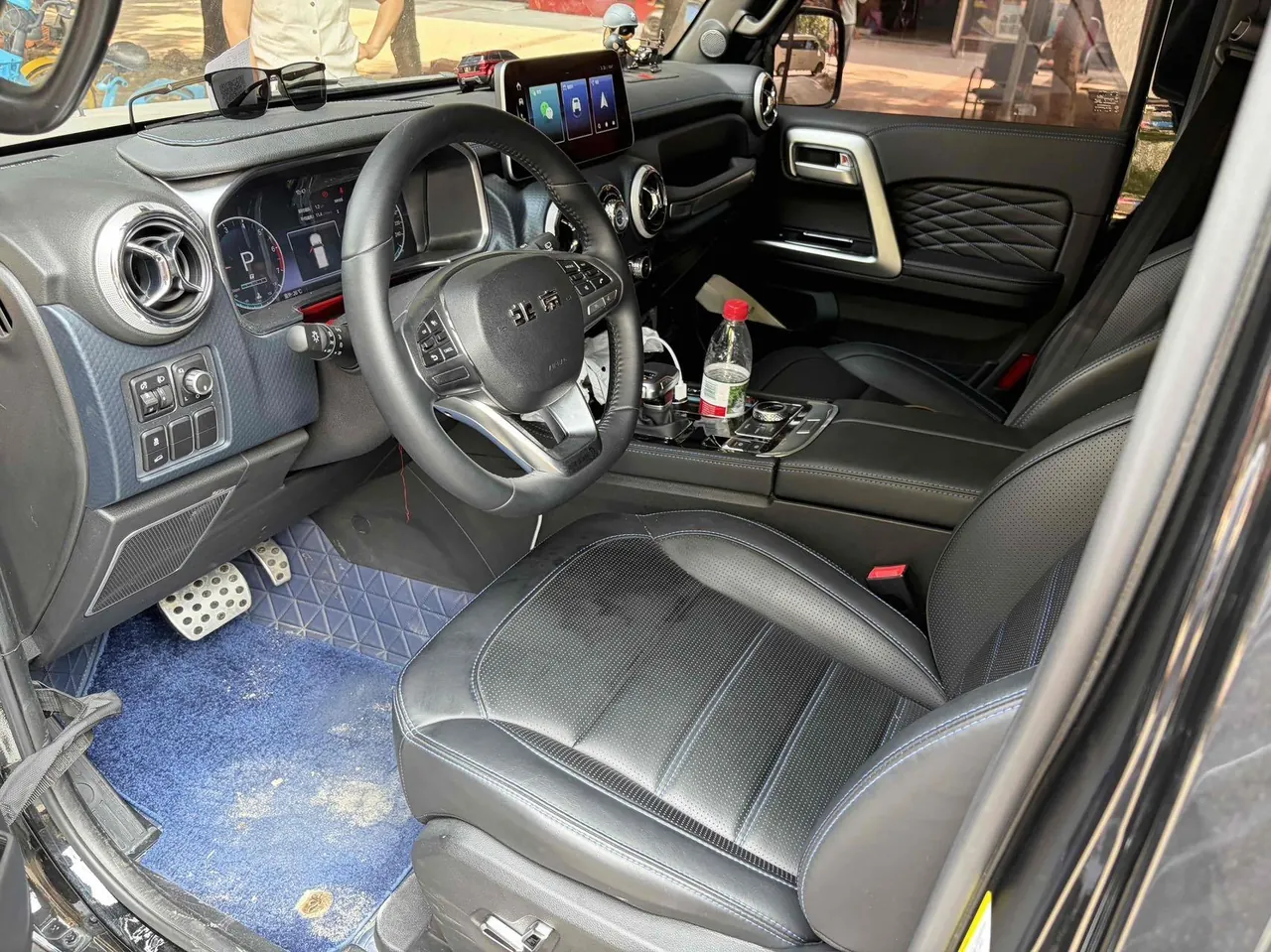 Beijing 2023 BJ40 2.0T 4-wheel drive city hunter version chivalrous automatic gear 3