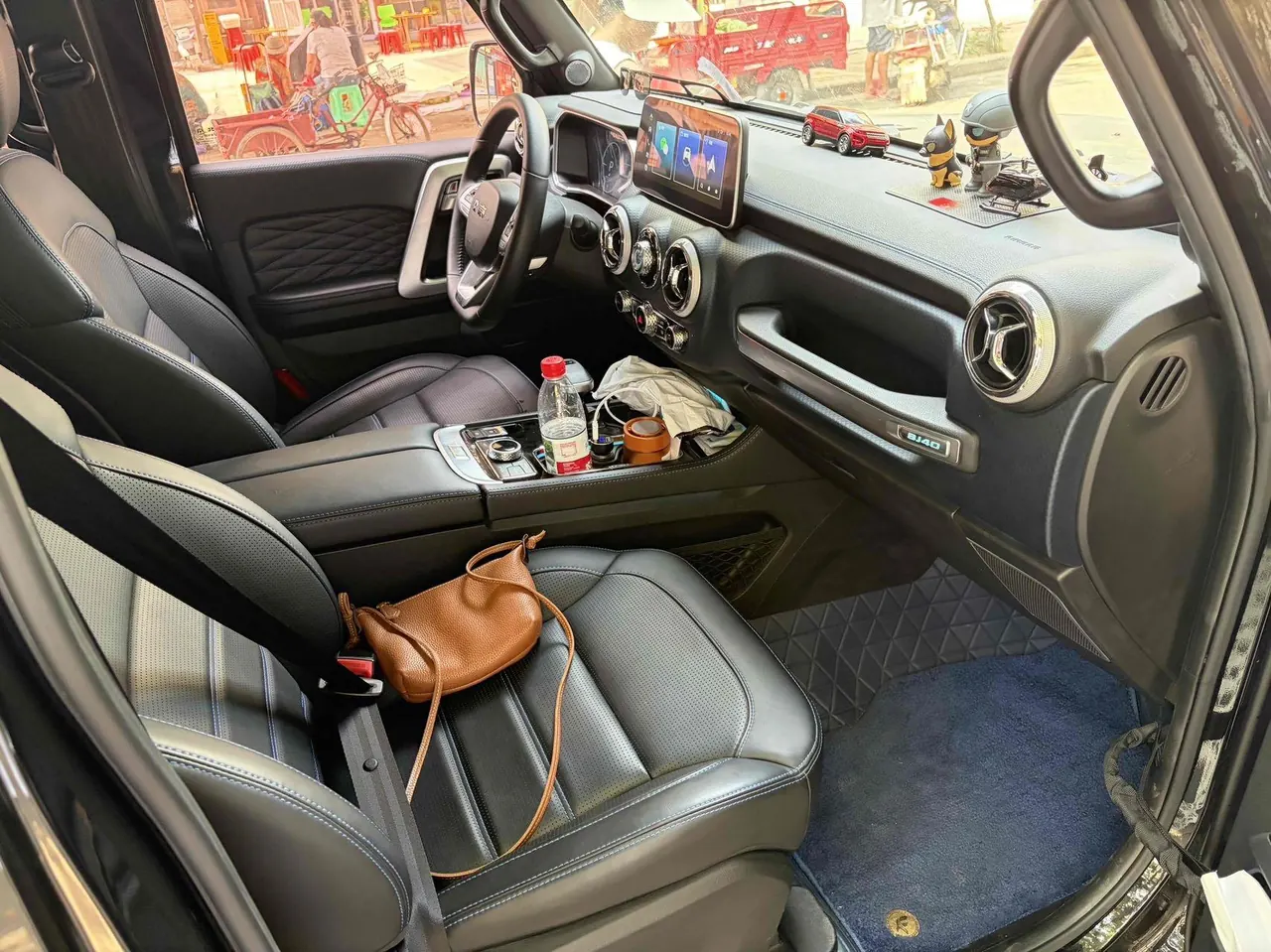 Beijing 2023 BJ40 2.0T 4-wheel drive city hunter version chivalrous automatic gear 4