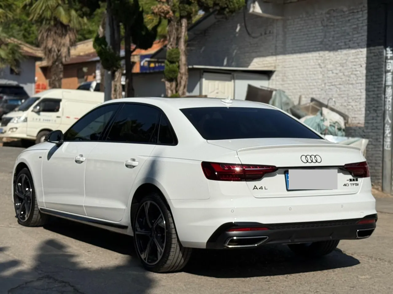Audi 2024 A4L 2.0TFSI 40TFSI Deluxe Dynamic (Starry Night Edition) Automatic Gear 7