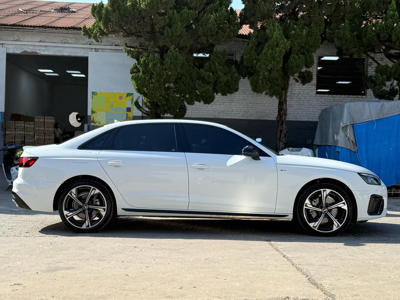 Audi 2024 A4L 2.0TFSI 40TFSI Deluxe Dynamic (Starry Night Edition) Automatic Gear 8
