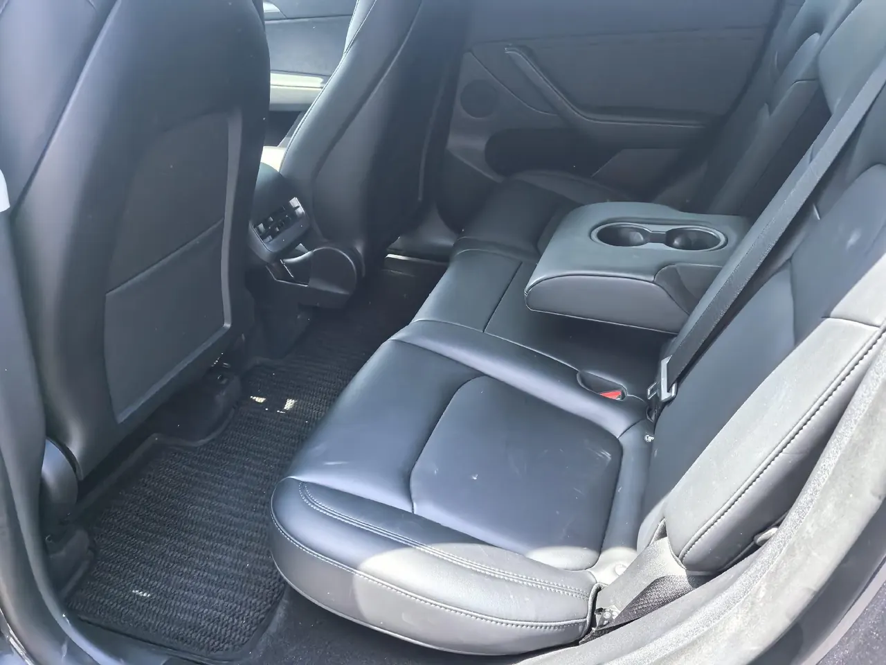 Tesla 2024 Model Y rear-wheel drive version automatic transmission 3