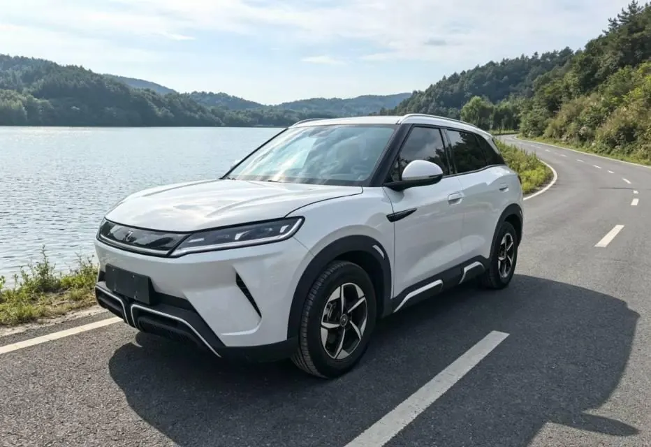 BYD 2024 Yuan UP 401KM Exceed Automatic Gear - View 1