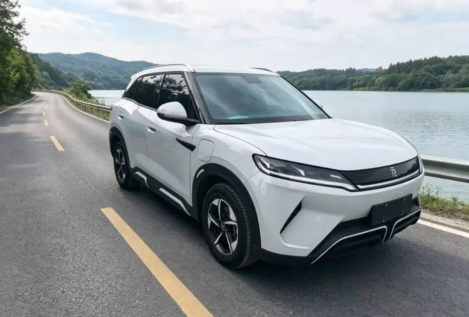 BYD 2024 Yuan UP 401KM Exceed Automatic Gear 3