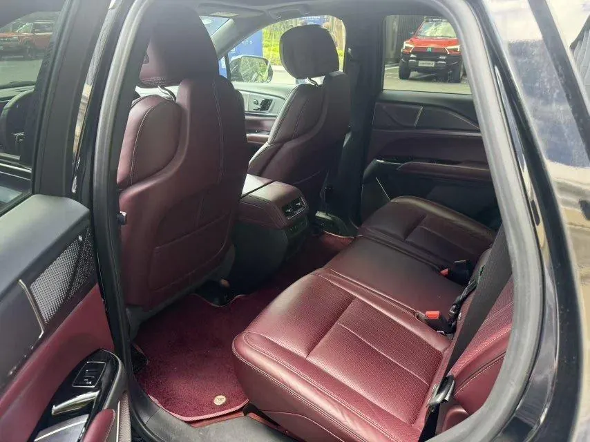 Cadillac 2025 XT5 48V 2.0T Platinum Automatic Gear 4