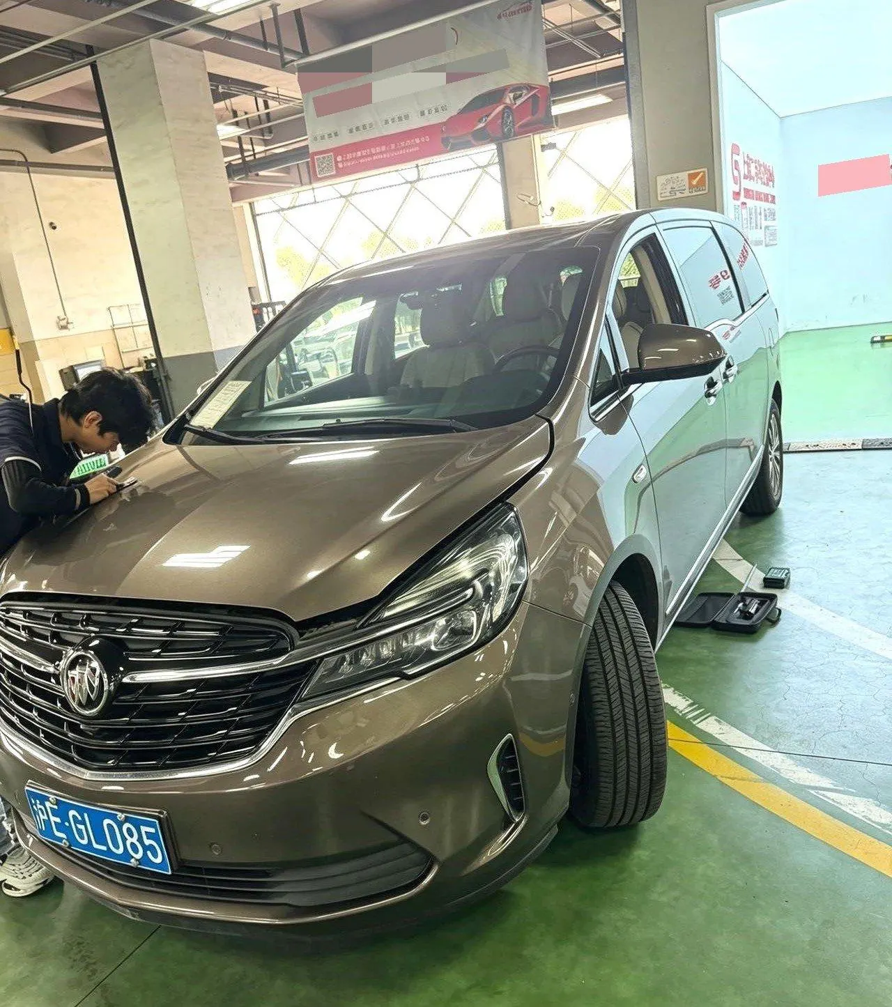Open image lightbox: Buick 2023 GL8 Land Business Class 48V 2.0T 652T Premium Automatic Gear