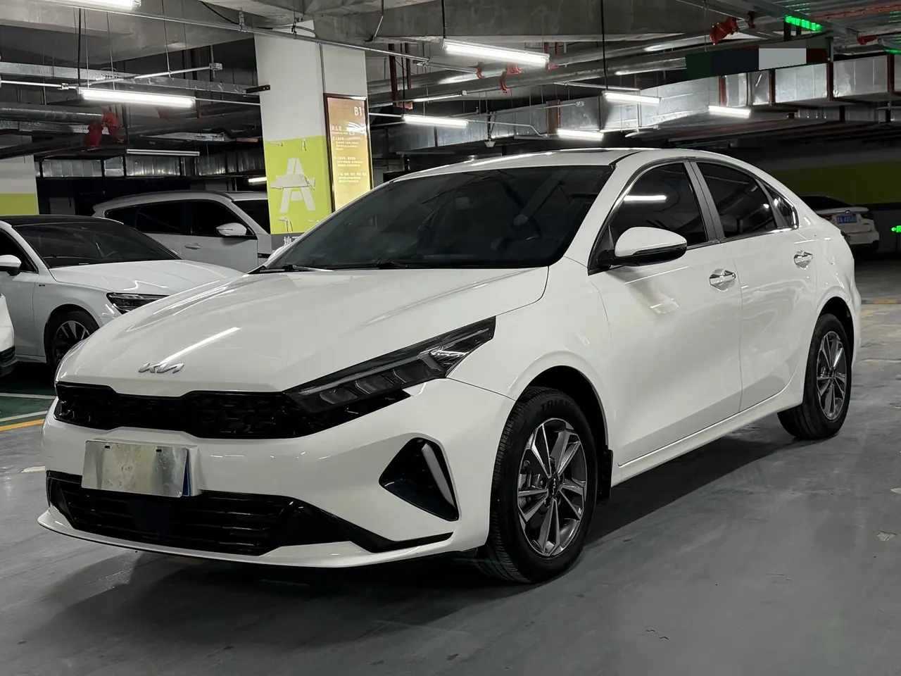Открыть галерею: Kia 2023 K3 1.4T Deluxe Edition Automatic Gear