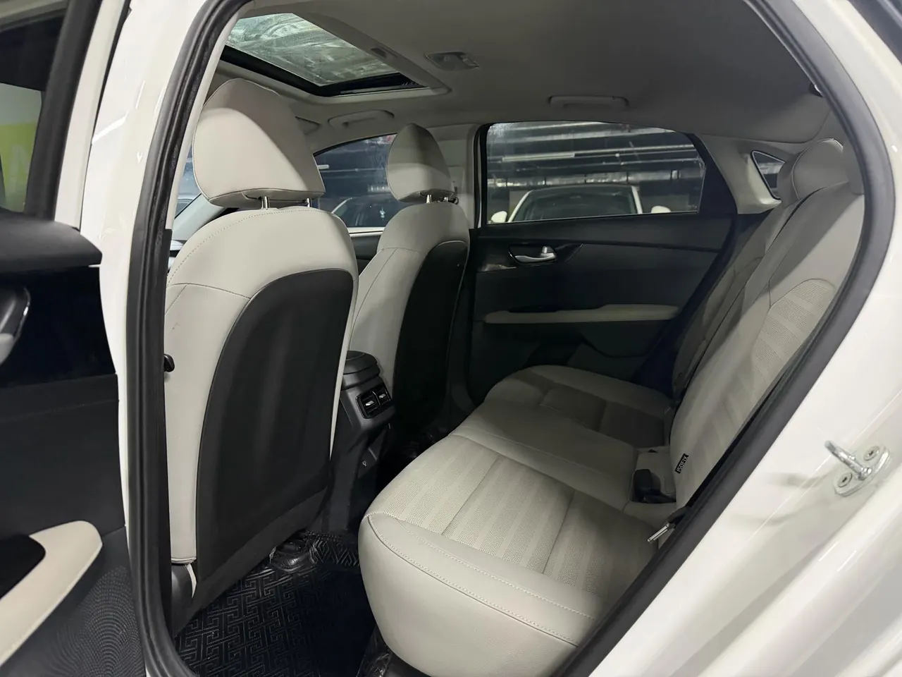 Kia 2023 K3 1.4T Deluxe Edition Automatic Gear 11