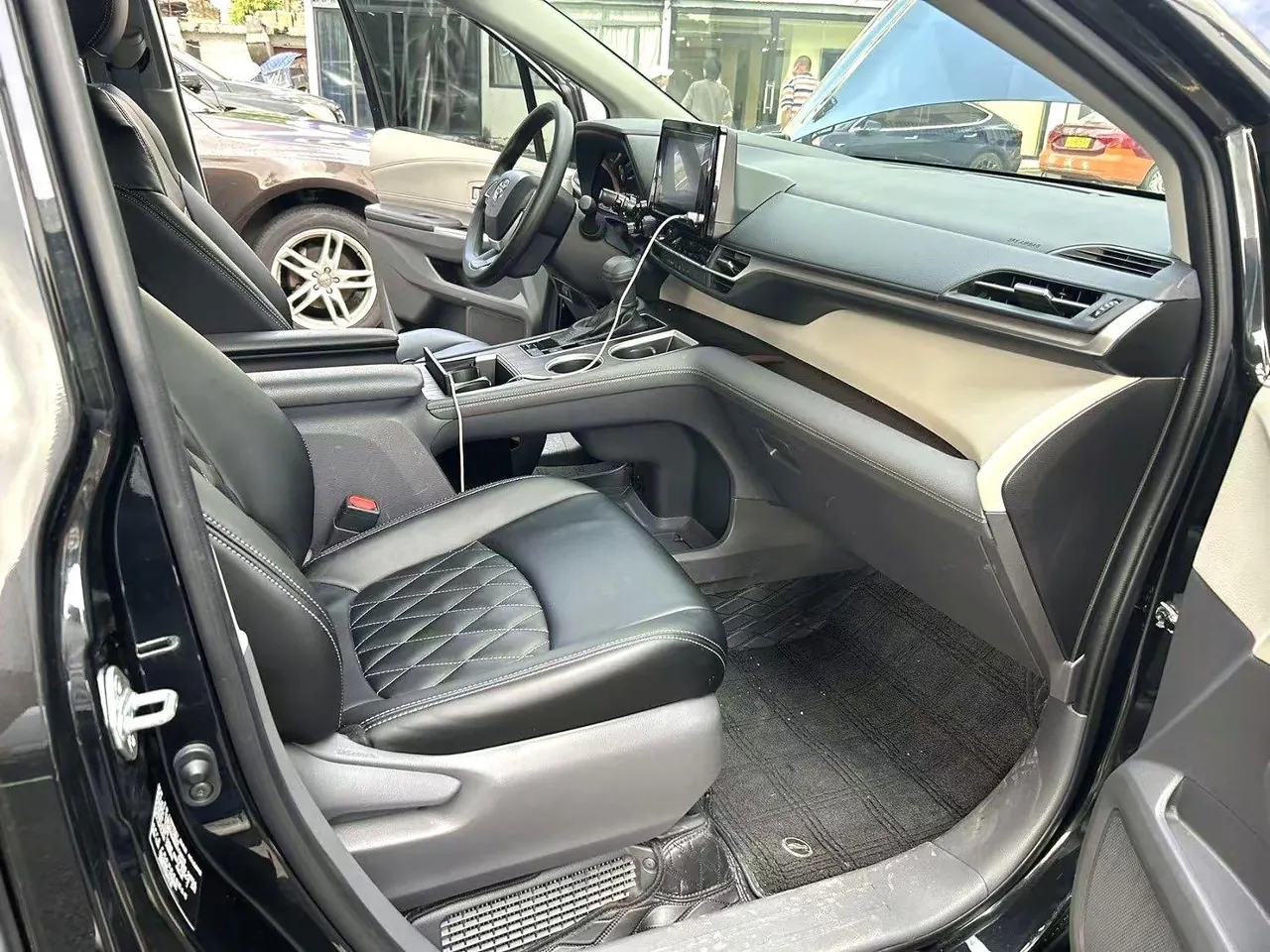 Toyota 2024 Sana 2.5 Stepless Comfort Edition Automatic Gear 2