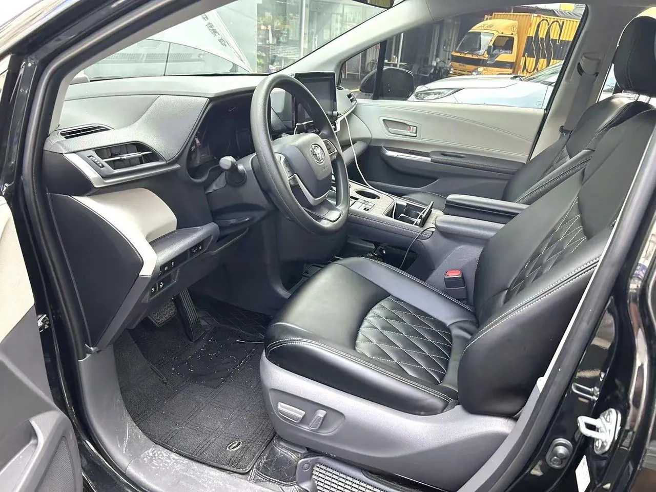 Toyota 2024 Sana 2.5 Stepless Comfort Edition Automatic Gear 3