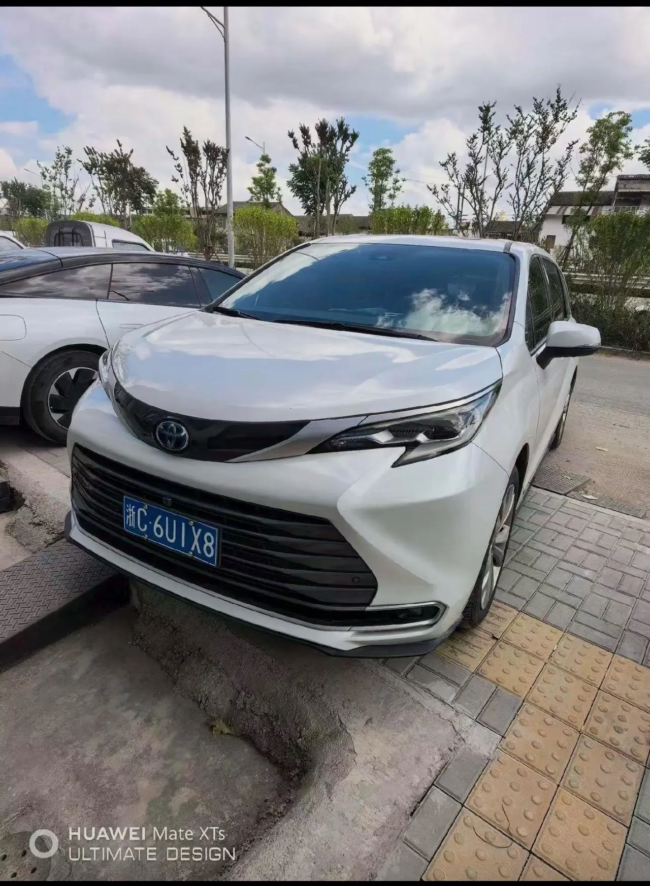 Toyota 2024 Sana 2.5 Stepless Luxury Welfare Edition Automatic Transmission - View 1