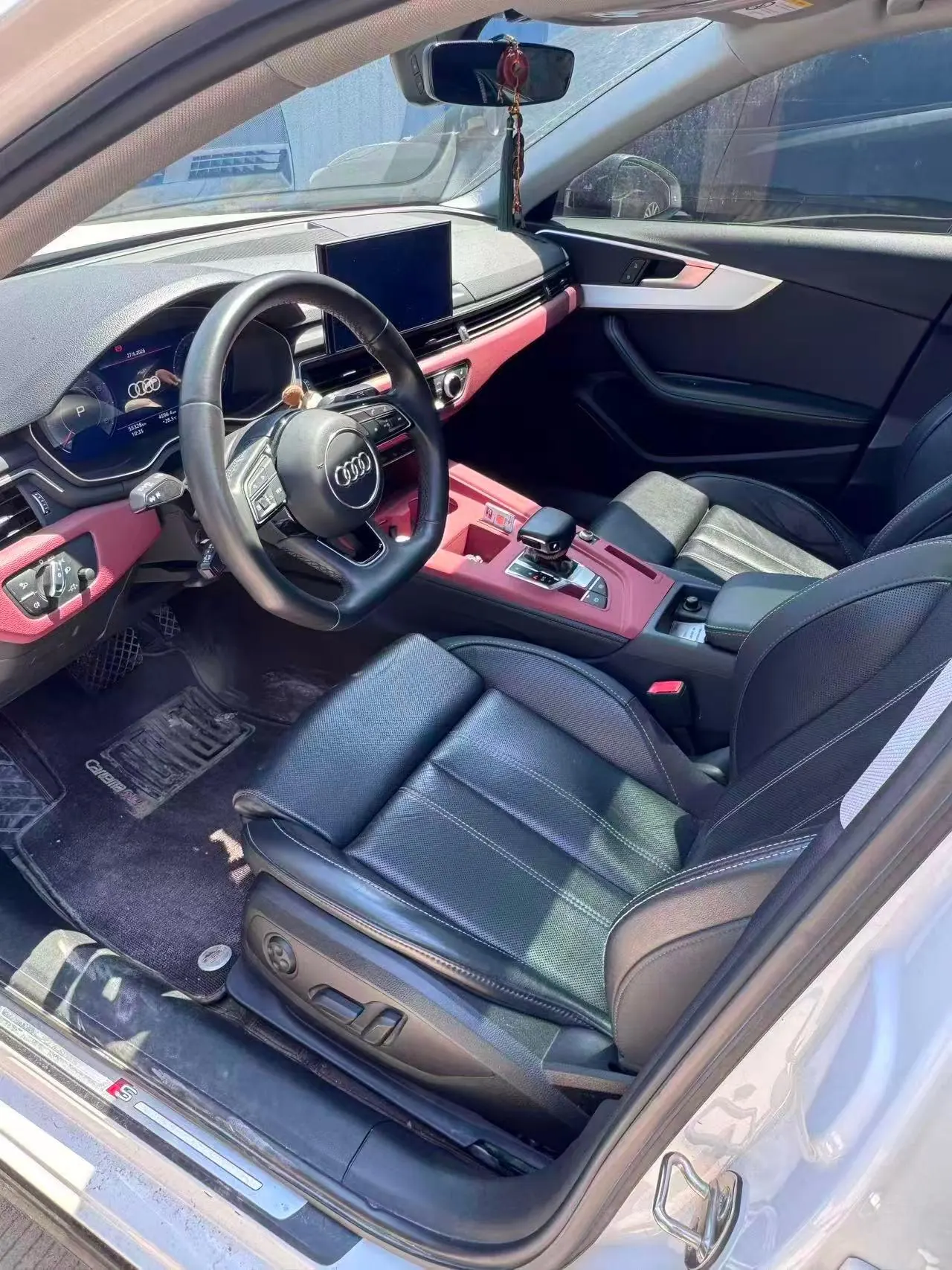 Audi 2022 A4L 2.0TFSI 40TFSI Deluxe Dynamic Automatic 2