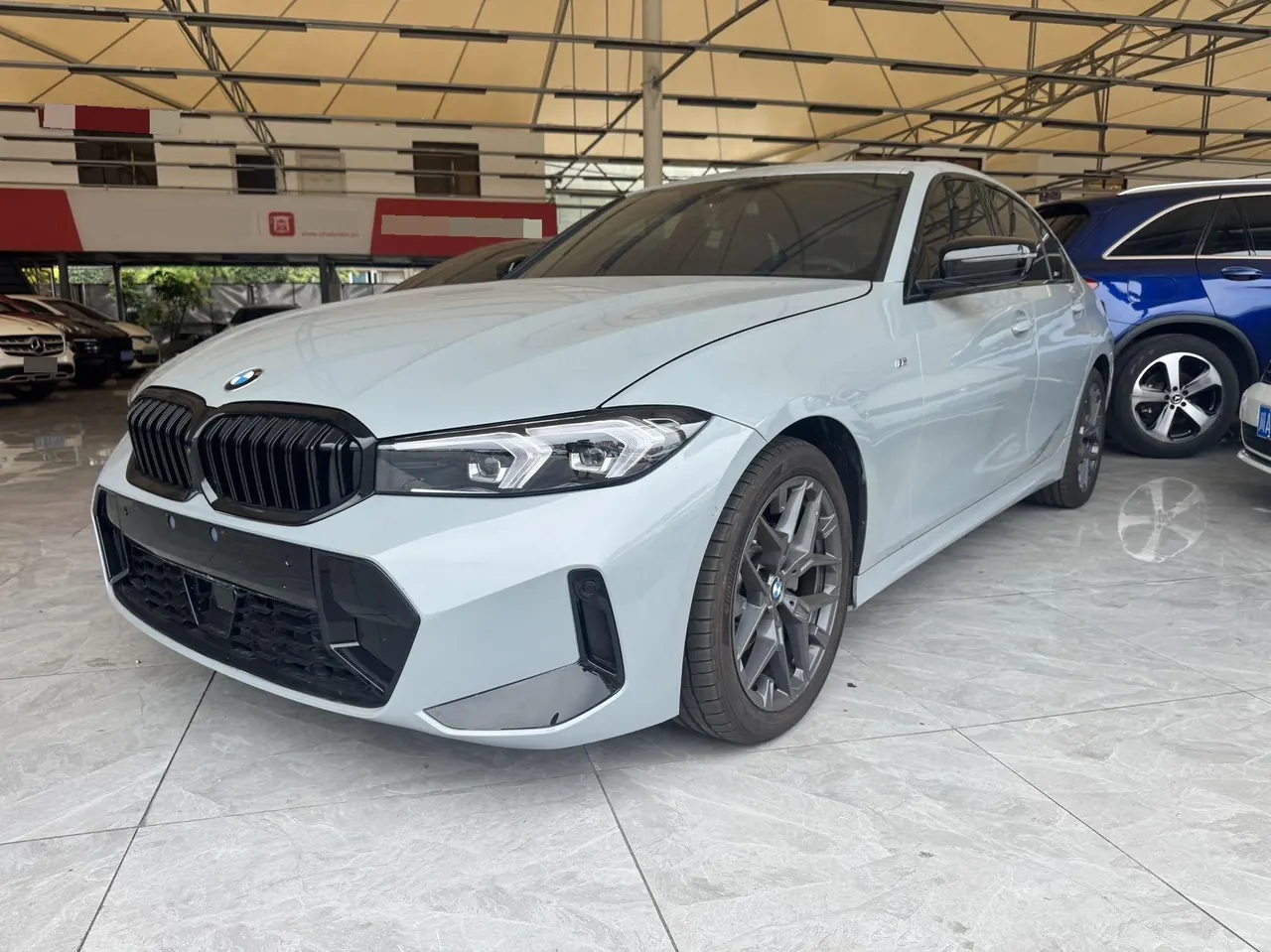 BMW 3 Series 2025 model 330i 2.0T M Sport Night Edition with automatic transmission - View 1