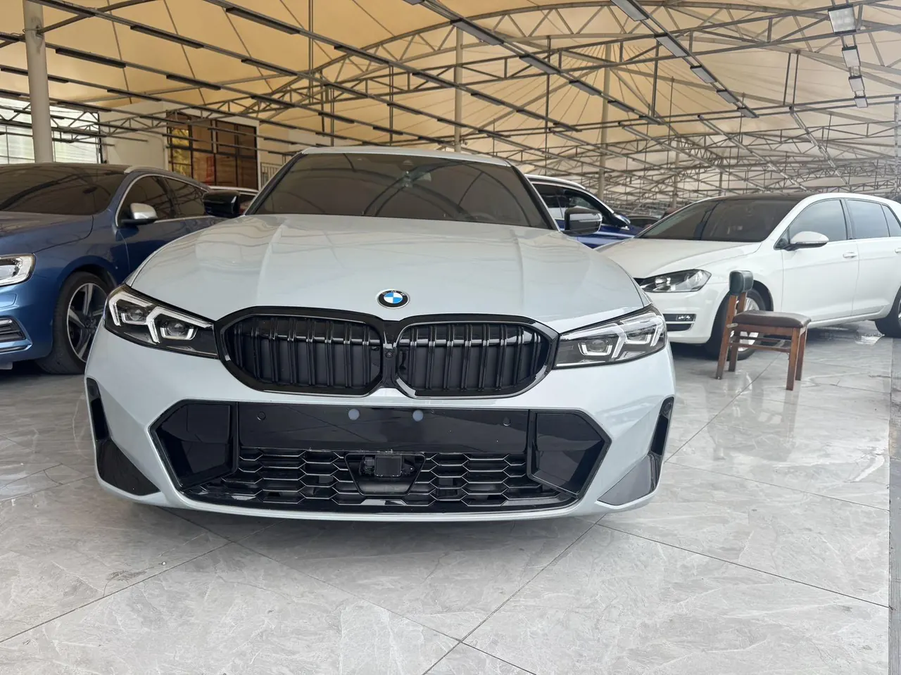 BMW 3 Series 2025 model 330i 2.0T M Sport Night Edition with automatic transmission 2