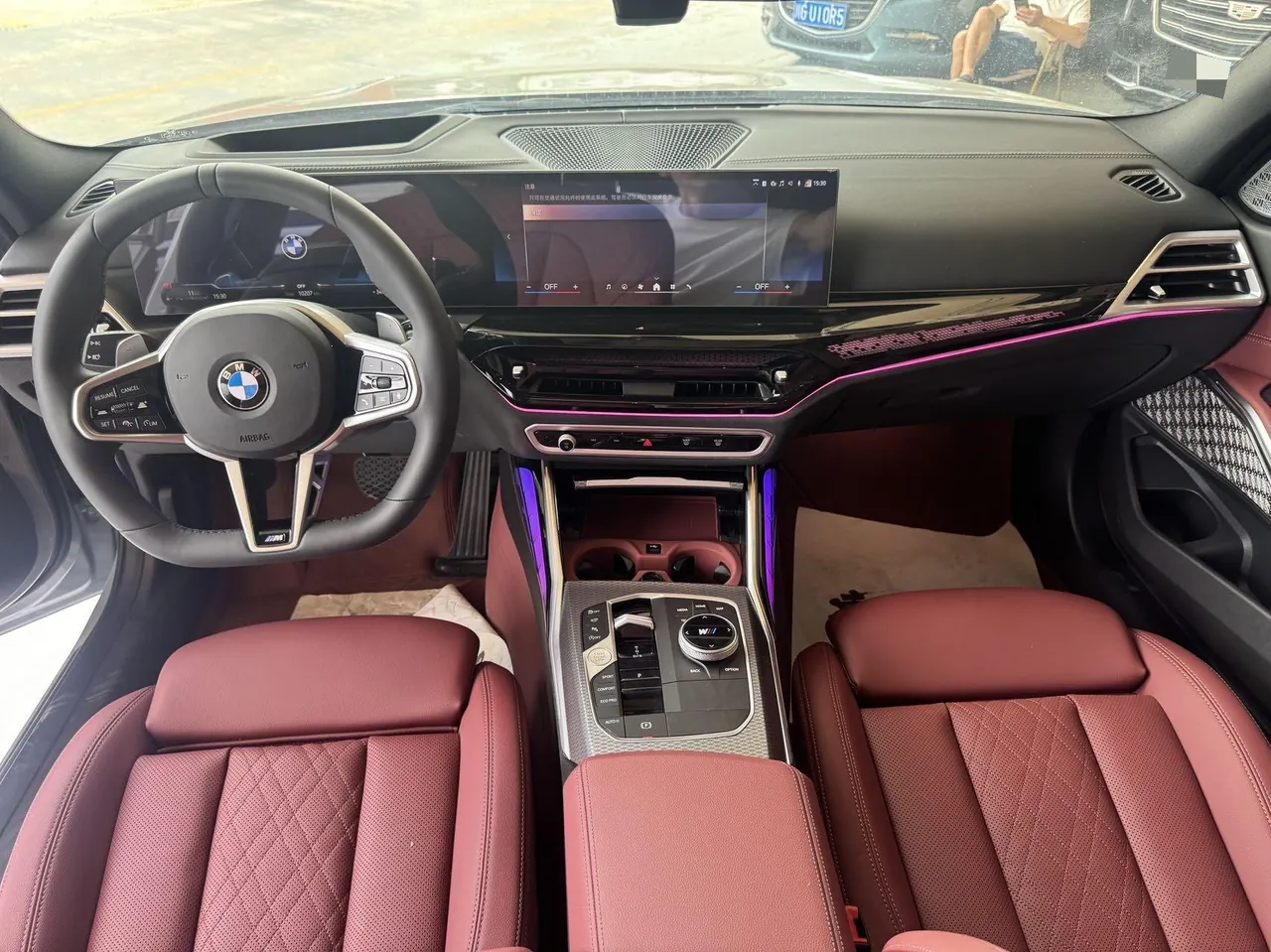 BMW 3 Series 2025 model 330i 2.0T M Sport Night Edition with automatic transmission 8