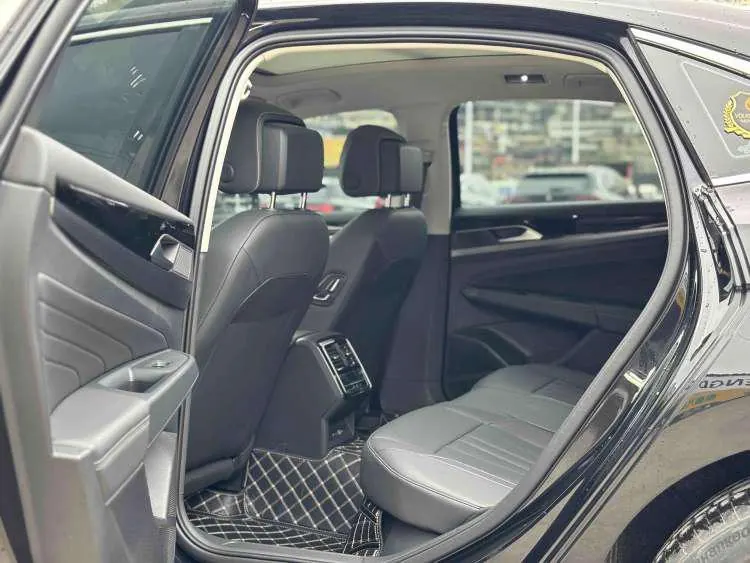 Volkswagen 2024 Passat 2.0TSI 380TSI Star Flagship Automatic Gear 4