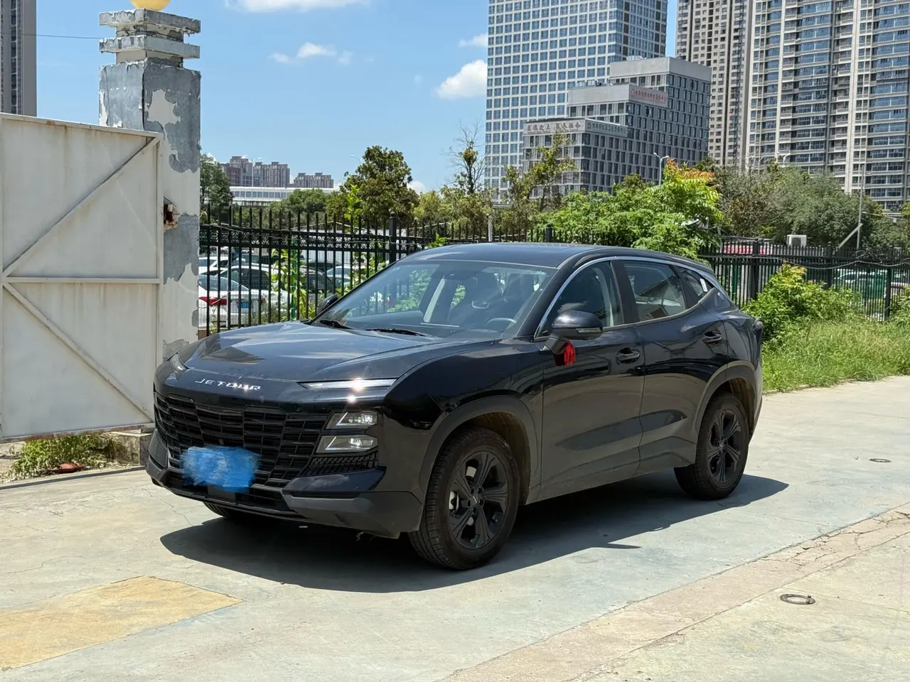 Open image lightbox: Jetour 2025 Dasheng 1.5T Exceed Edition Automatic Gear