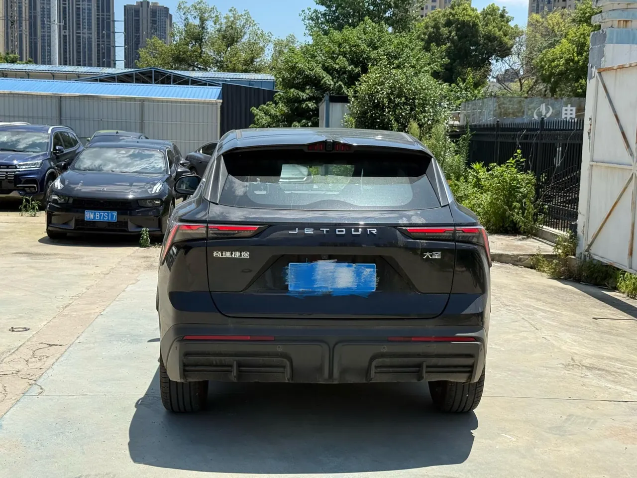 Jetour 2025 Dasheng 1.5T Exceed Edition Automatic Gear 4