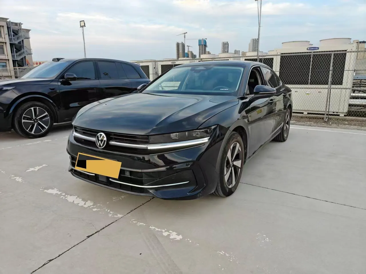 Volkswagen 2024 Magotan 2.0TSI 380TSI Premium Edition Automatic Gear - View 1