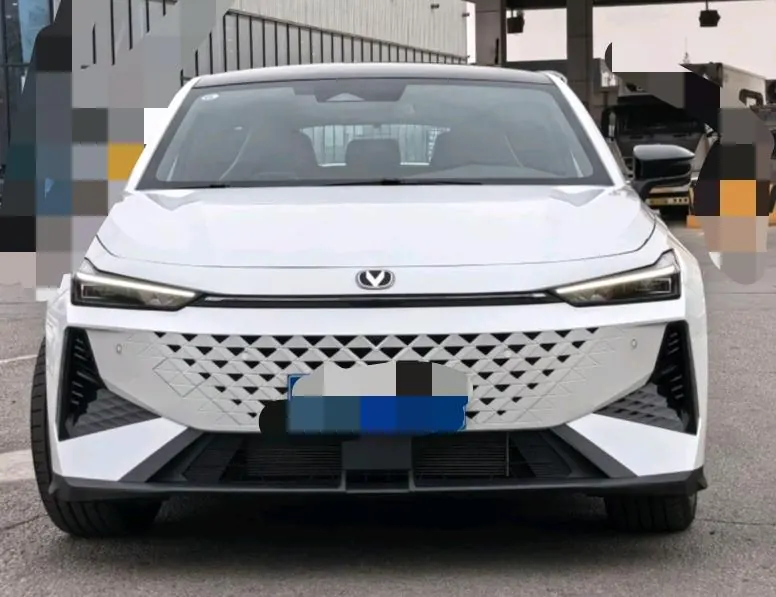 ChangAn 2024 UNI-V 1.5T Prestige Automatic 2