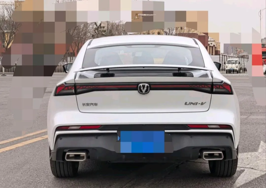 ChangAn 2024 UNI-V 1.5T Prestige Automatic 4