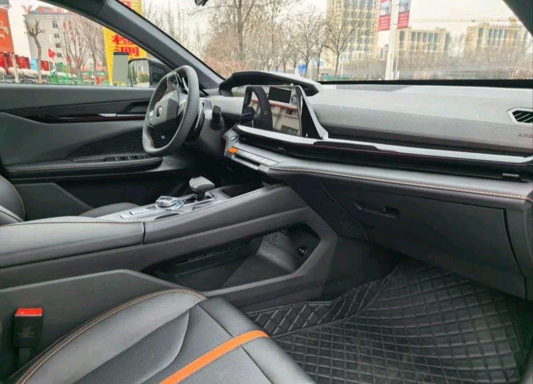 ChangAn 2024 UNI-V 1.5T Prestige Automatic 8