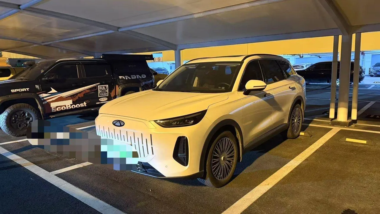 Open image lightbox: Chery 2024 Fengyun T9 C- DM 1.5T 120 Long Endurance Luxury 7-seat Automatic Gear