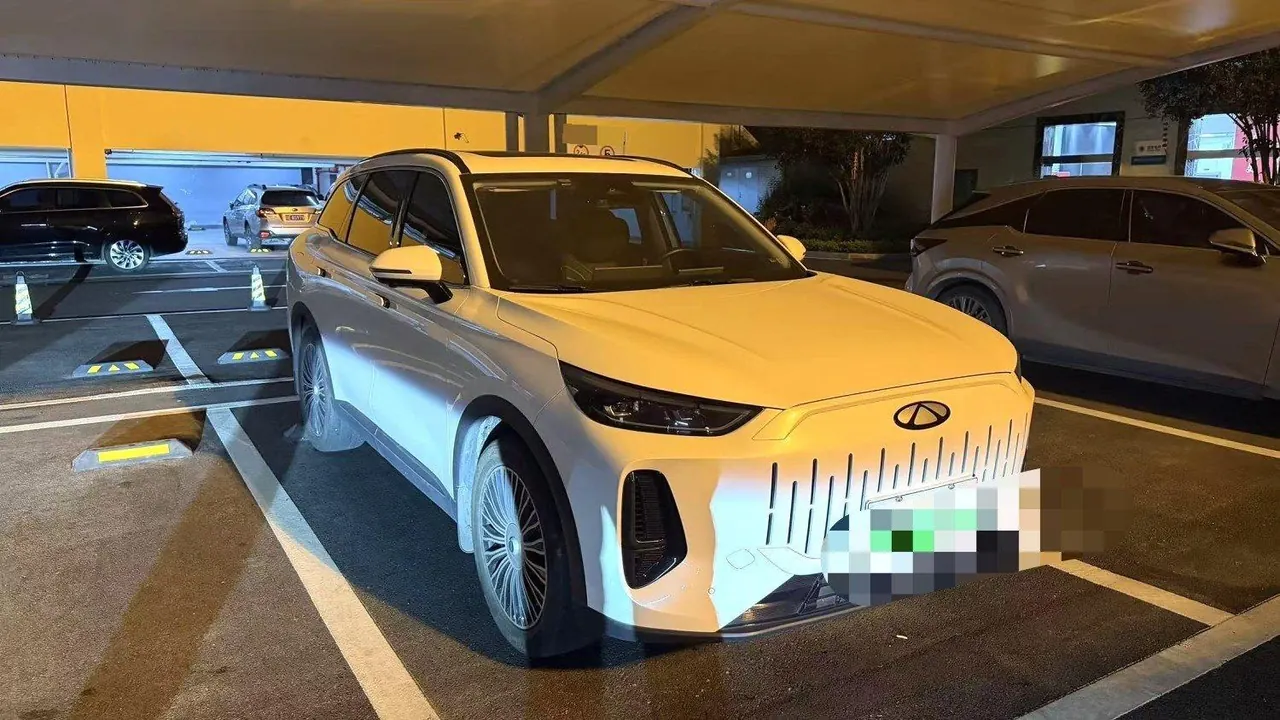 Chery 2024 Fengyun T9 C- DM 1.5T 120 Long Endurance Luxury 7-seat Automatic Gear 2