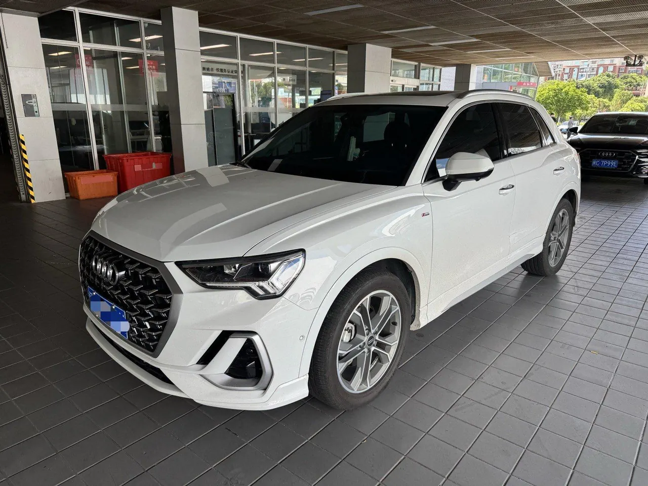 Audi 2024 Q3 2.0TFSI 45TFSI Quattro Fashion Dynamic Listing Automatic Gear - View 1