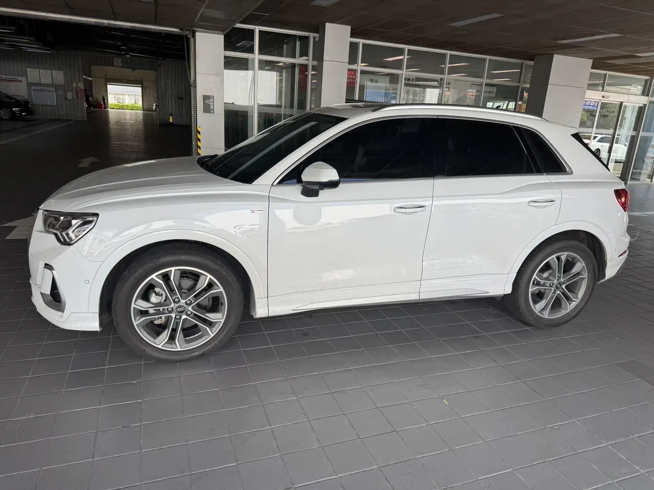 Audi 2024 Q3 2.0TFSI 45TFSI Quattro Fashion Dynamic Listing Automatic Gear 2