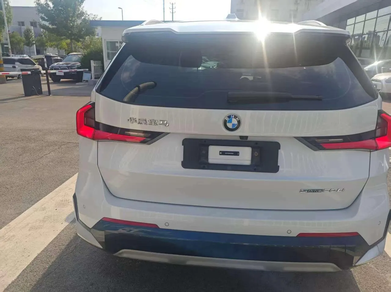 BMW 2023 X1 sDrive20Li 1.5T X Design Package Automatic Transmission 4