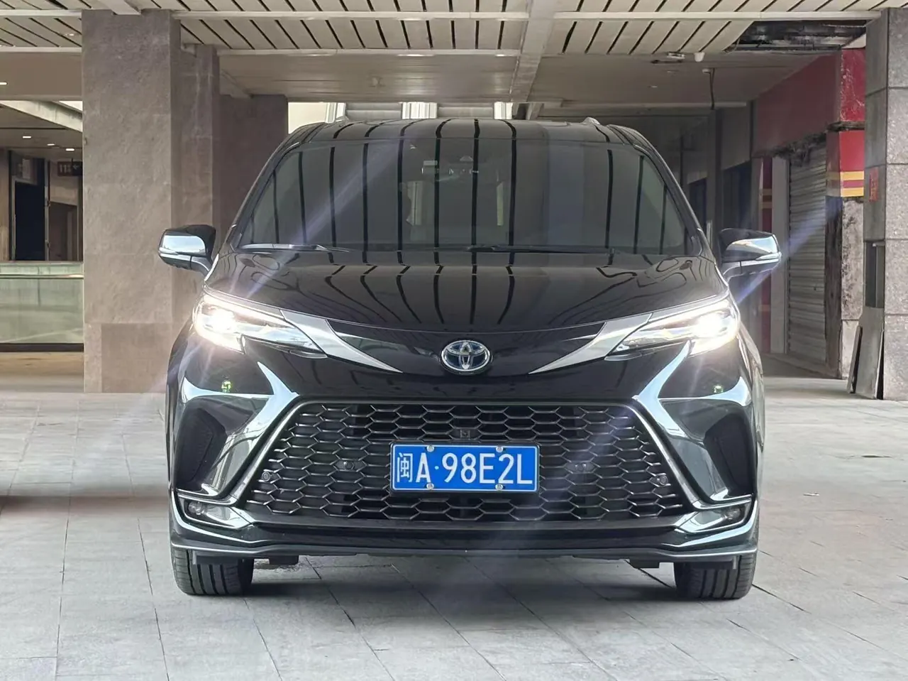Toyota 2024 Grevia HYBRID 2.5 Stepless Zunjue ULTRA Edition Automatic Gear 2