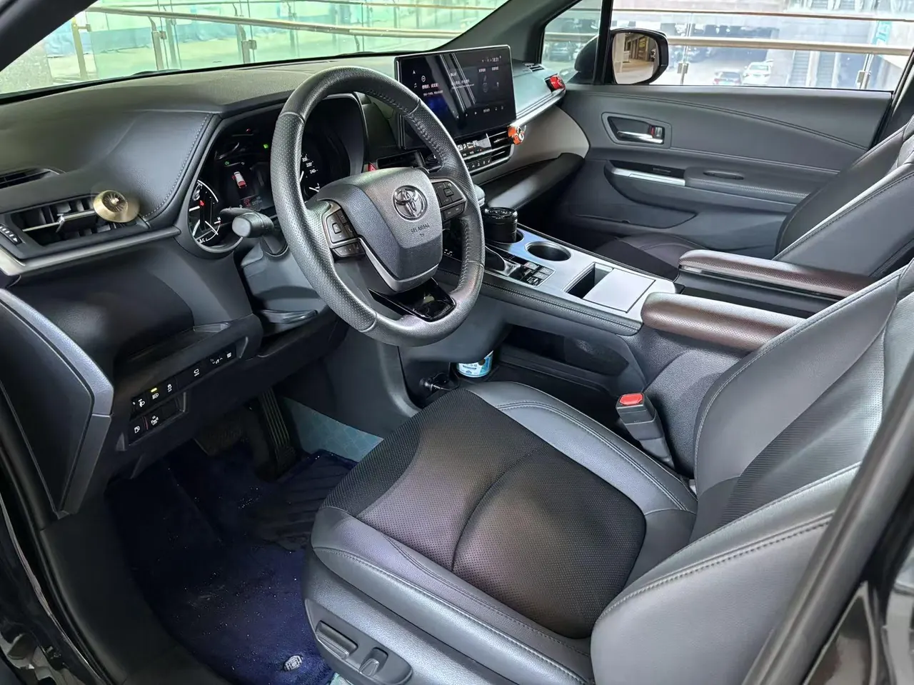 Toyota 2024 Grevia HYBRID 2.5 Stepless Zunjue ULTRA Edition Automatic Gear 4