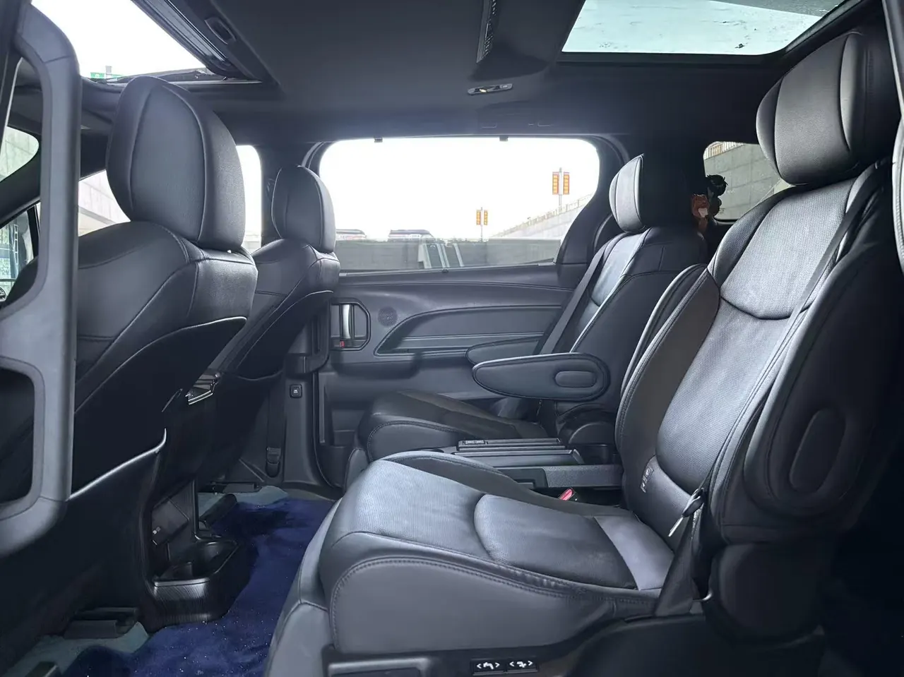 Toyota 2024 Grevia HYBRID 2.5 Stepless Zunjue ULTRA Edition Automatic Gear 5