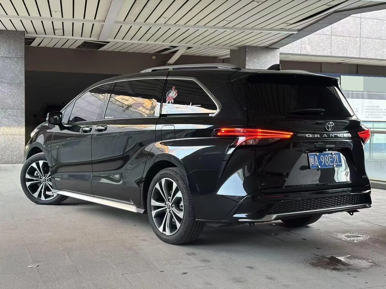 Toyota 2024 Grevia HYBRID 2.5 Stepless Zunjue ULTRA Edition Automatic Gear 9