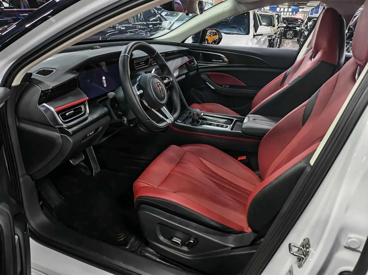 HongQi 2024 H6 2.0T to the United States version of automatic gear 2