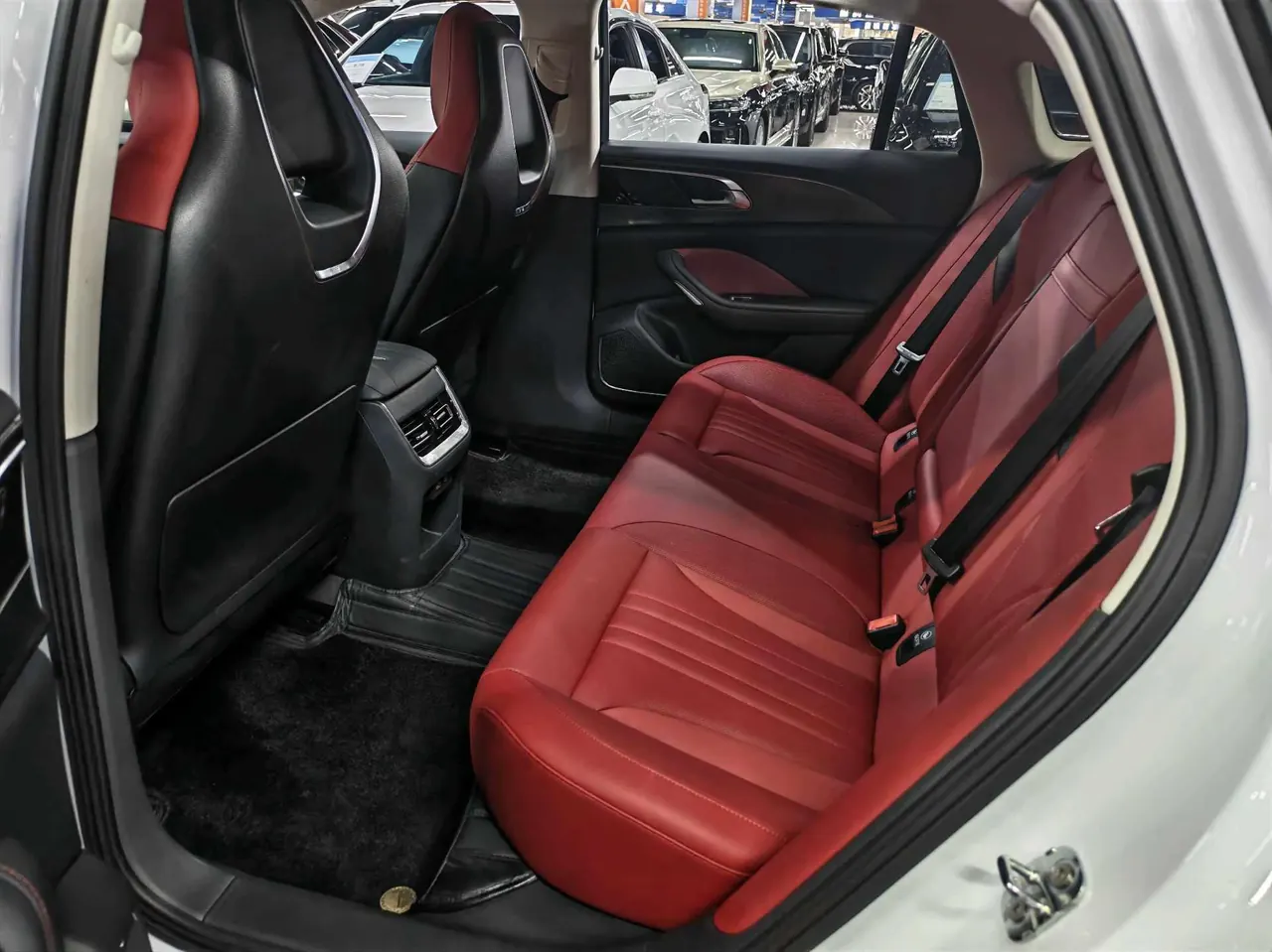 HongQi 2024 H6 2.0T to the United States version of automatic gear 3