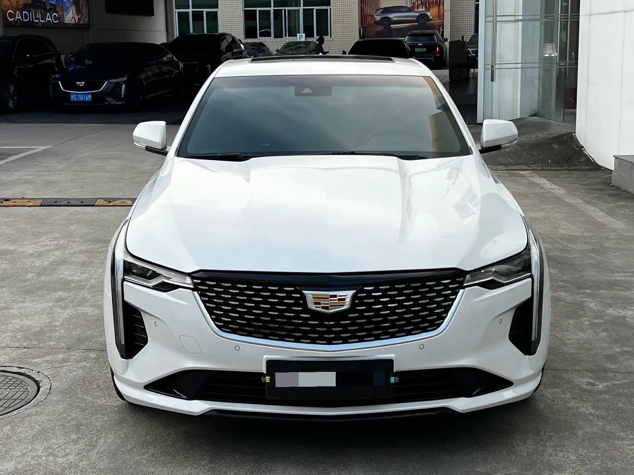 Cadillac 2023 CT4 1.5T 25T Luxury Automatic Gear 2