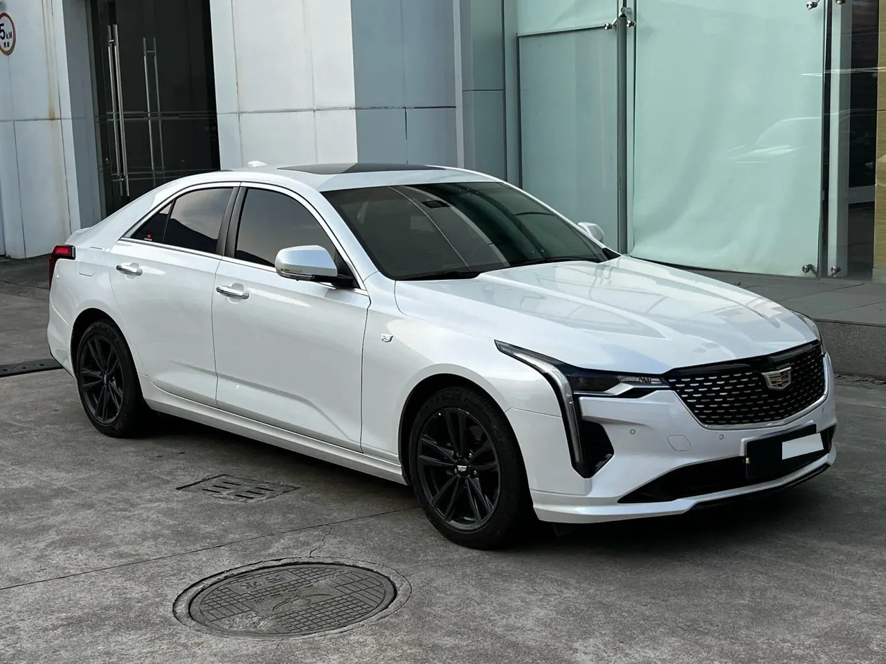 Cadillac 2023 CT4 1.5T 25T Luxury Automatic Gear 3