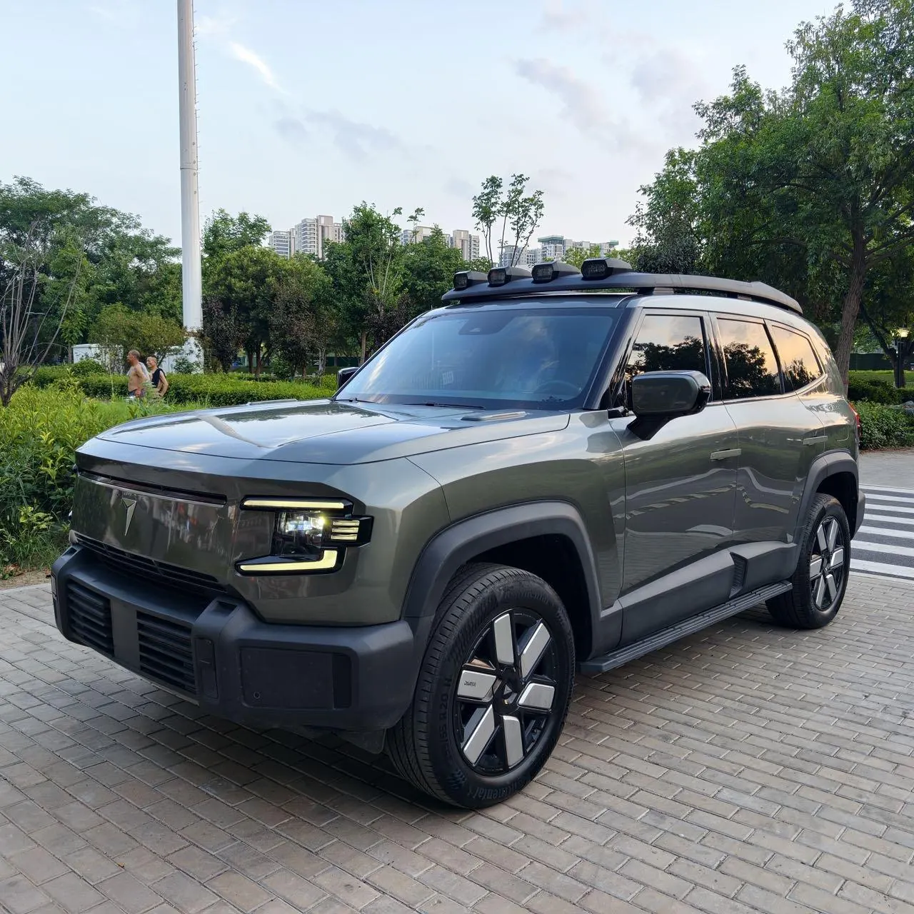 Open image lightbox: ChangAn Deepal 2024 G318 four-wheel drive air suspension version of automatic gear