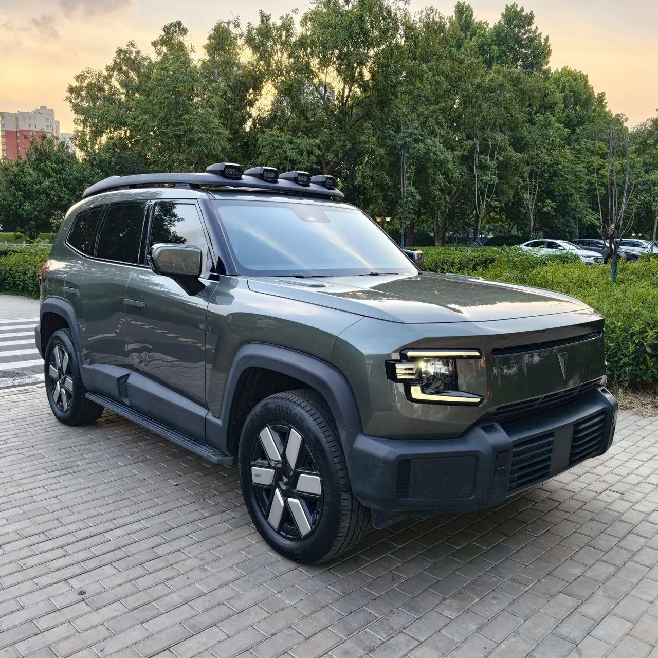 ChangAn Deepal 2024 G318 four-wheel drive air suspension version of automatic gear 3
