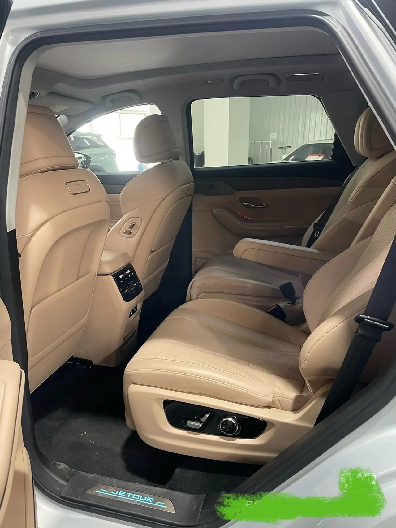 Jetour 2025 ShanHai L9 1.5TD Ultimate 6-seat Automatic Gear 4