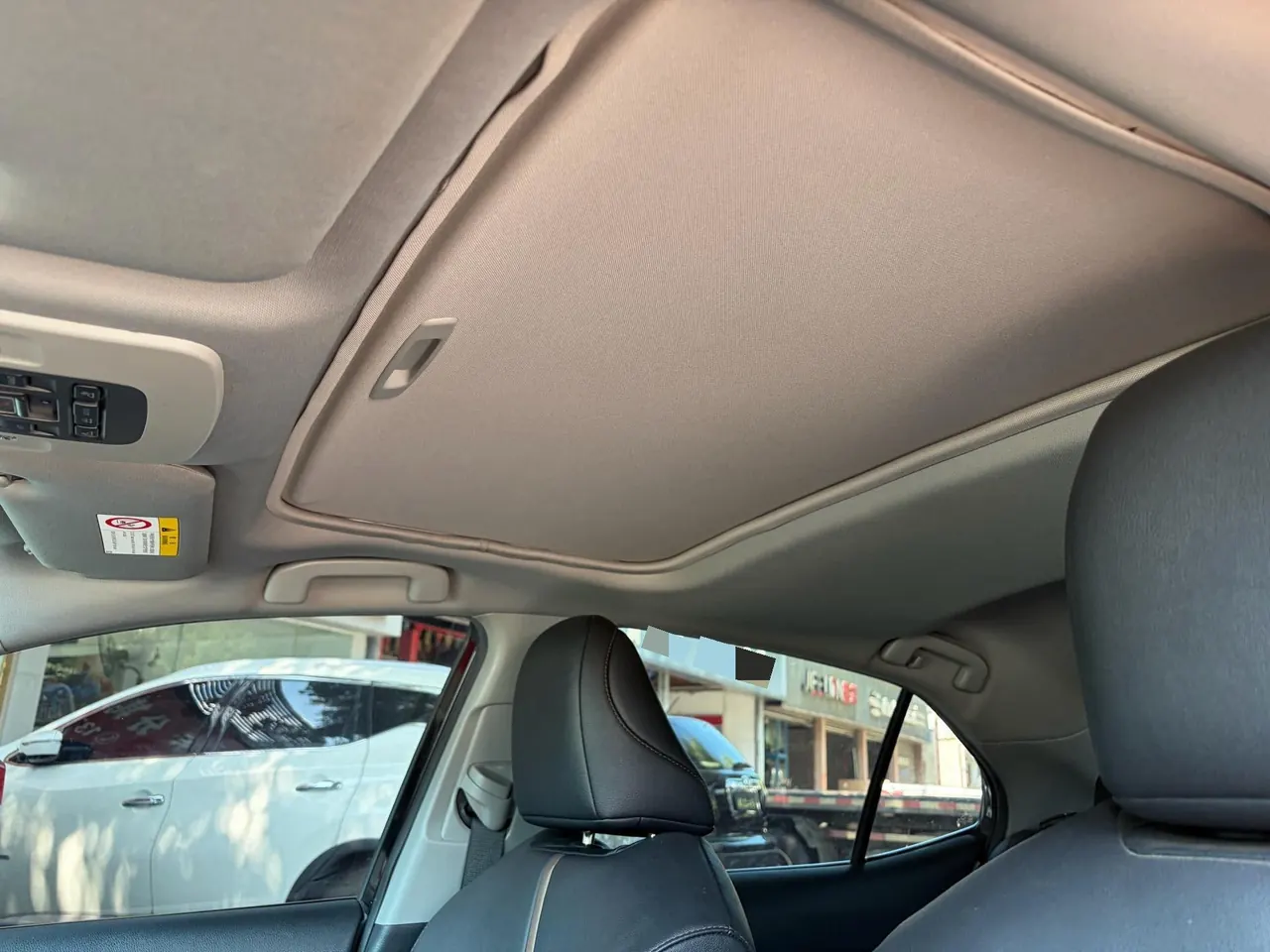 Toyota 2022 Camry 2.0GVP Stepless Leading Edition Automatic Gear 4