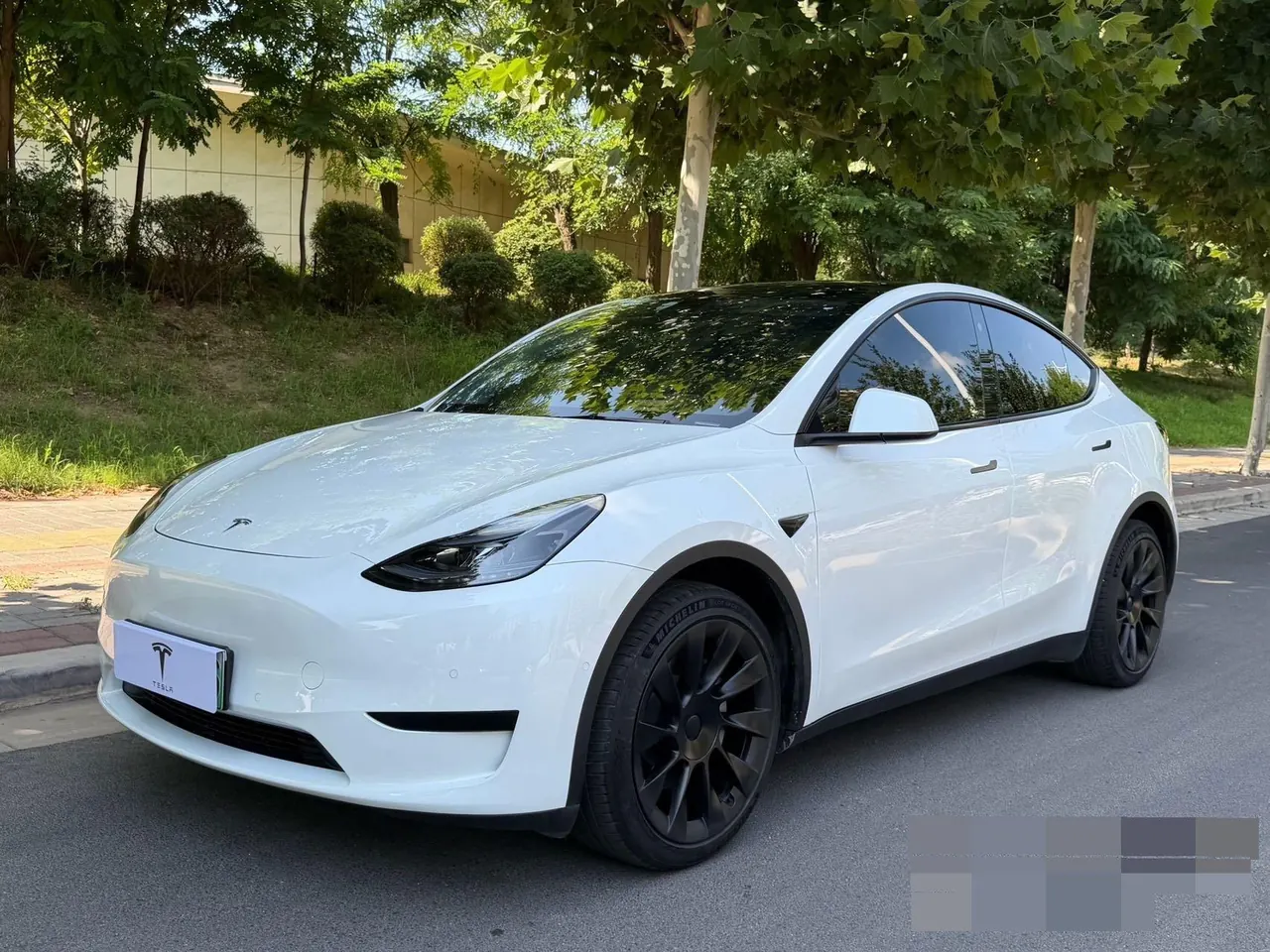Tesla 2022 Model Y rear-wheel drive version (facelift) automatic gear - View 1