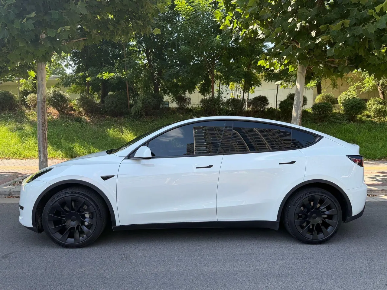 Tesla 2022 Model Y rear-wheel drive version (facelift) automatic gear 10