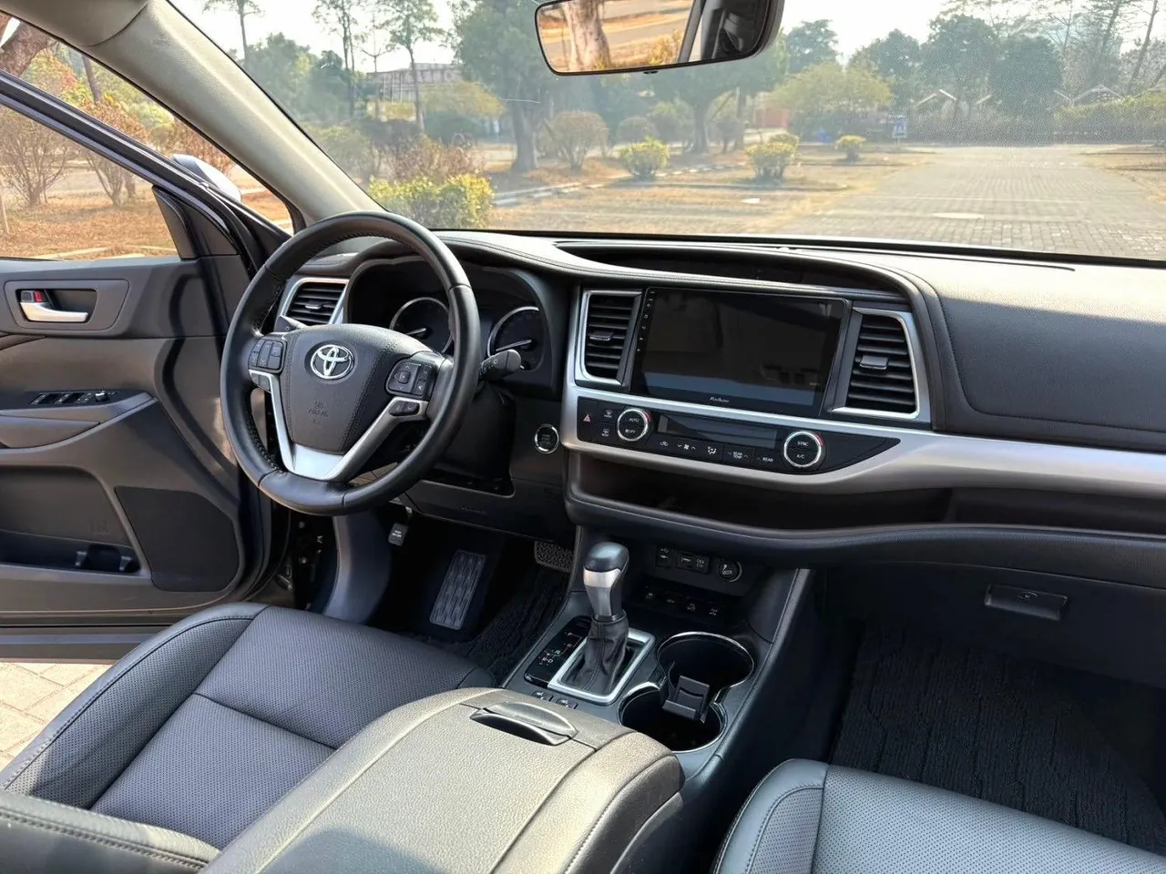 Toyota 2021 Highlander 2.0T 4-wheel drive deluxe 7-seat automatic gear 6